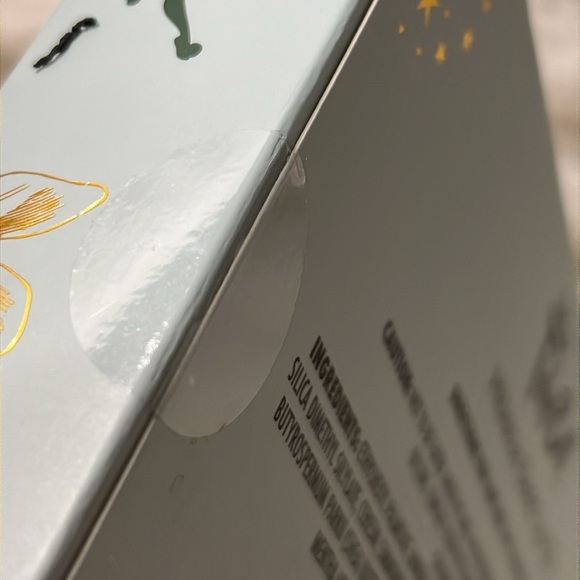 Disney Tinkerbell 4 Piece Hibiscus Seed Lip Oil Collection Set - Picture 4 of 4